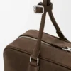 Amazona 31 kort veske i kornet nubuck Amazona 31 kort veske i kornet nubuck