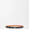 Anagram-belte i kalveskinn med pebble-struktur