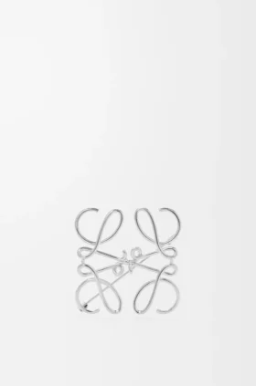 Anagram-brosje i metall Anagram-brosje i metall