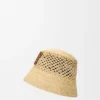 Anagram-bøttehatt i raffia og kalveskinn