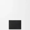 Anagram kortetui i kalveskinn med Pebble-struktur