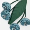 Blomsteranheng i klassisk kalveskinn Blomsteranheng i klassisk kalveskinn