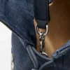 «Cats» medium Flamenco-clutch i brodert denim «Cats» medium Flamenco-clutch i brodert denim
