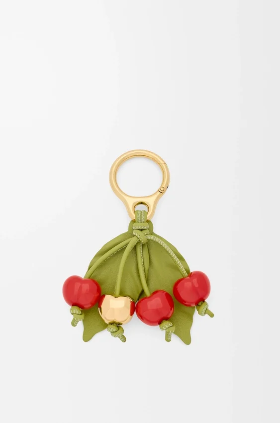 Cherry-smykke i klassisk kalveskinn Cherry-smykke i klassisk kalveskinn