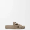Ease Monogram-sandaler i semsket skinn