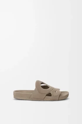 Ease Monogram-sandaler i semsket skinn