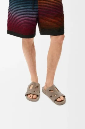 Ease Monogram-sandaler i semsket skinn