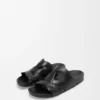 Ease Monogram-sandaler i vegetabilsk garvet kalveskinn Ease Monogram-sandaler i vegetabilsk garvet kalveskinn