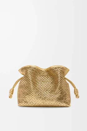 Flamenco-clutch i medium størrelse i laminert lammeskinn