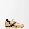 Flow Runner i nylon og semsket skinn Flow Runner i nylon og semsket skinn