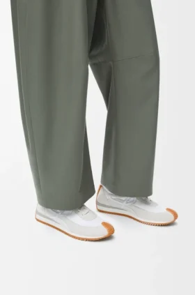 Flow Runner i nylon og semsket skinn