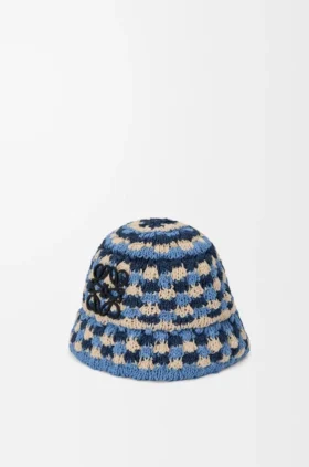Hatt med patch i raffia og kalveskinn