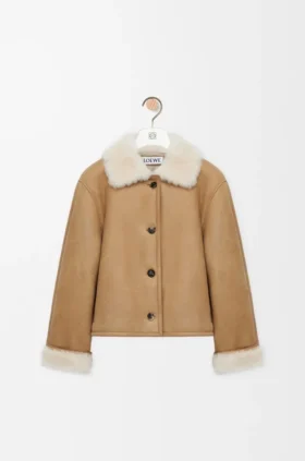 Jakke i shearling