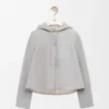 Jakke med hette i shearling Jakke med hette i shearling