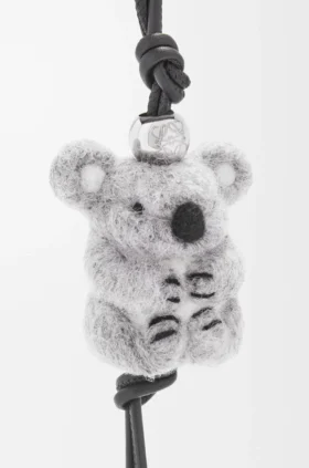Koala-smykke i filt og kalveskinn