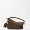Liten, fjærlett Puzzle-veske i kornet nubuck