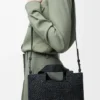 Liten Loewe Font Tote i raffia Liten Loewe Font Tote i raffia