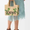 Liten Loewe Font Tote i raffia Liten Loewe Font Tote i raffia