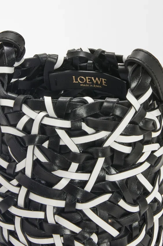 Liten Nest Basket-veske i kalveskinn Liten Nest Basket-veske i kalveskinn