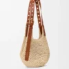 Liten «Punch Hole Hobo»-veske i raffia og kalveskinn Liten «Punch Hole Hobo»-veske i raffia og kalveskinn