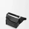 Liten Puzzle Bumbag i kornet kalveskinn Liten Puzzle Bumbag i kornet kalveskinn