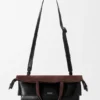 Liten Switch-tote-veske i papirkalveskinn og semsket skinn Liten Switch-tote-veske i papirkalveskinn og semsket skinn
