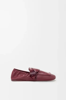 Loafer med toggle-detalj i skinnende, glatt kalveskinn