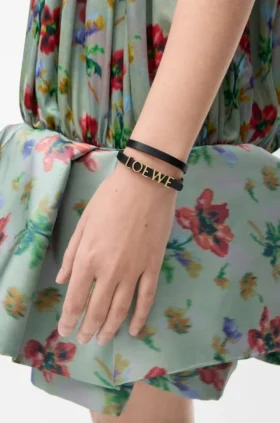 Loewe-armbånd med dobbel vikling i kalveskinn