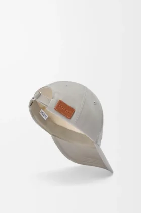 Loewe-cap i lerret
