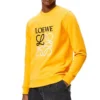 Loewe-genser i bomull med brodert Anagram-logo for menn, oransje, H526341Xa1-9100