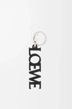 Loewe-signaturcharm i glatt kalveskinn