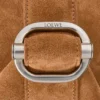 Loop Bucket i kalveskinn i semsket skinn Loop Bucket i kalveskinn i semsket skinn