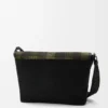 Medium Flex Messenger i lerret og børstet semsket skinn Medium Flex Messenger i lerret og børstet semsket skinn