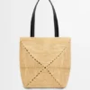 Medium Puzzle Fold-tote-veske i raffia Medium Puzzle Fold-tote-veske i raffia