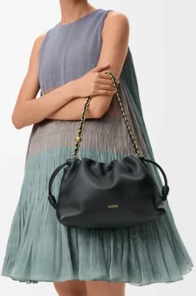 Mellomstor Flamenco Purse i mykt nappa-lammeskinn