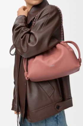 Mellomstor Flamenco Purse i mykt nappa-lammeskinn