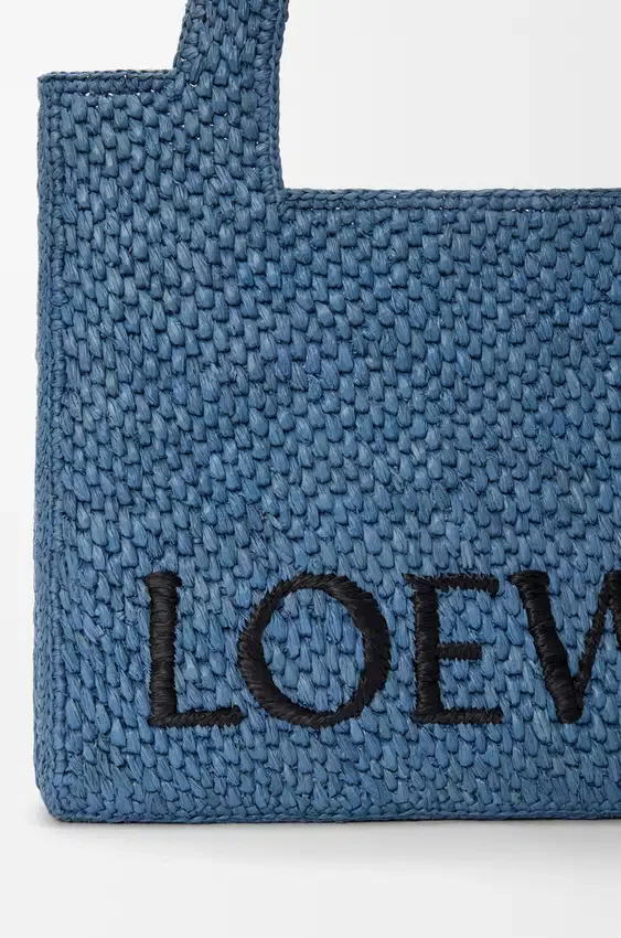 Mellomstor loewe Font Tote i raffia Mellomstor loewe Font Tote i raffia