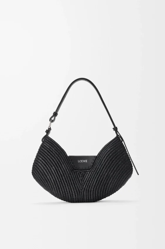 Mellomstor loewe Swing-veske i raffia og kalveskinn Mellomstor loewe Swing-veske i raffia og kalveskinn