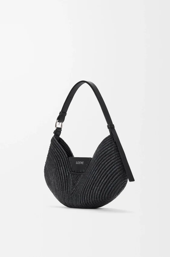 Mellomstor loewe Swing-veske i raffia og kalveskinn Mellomstor loewe Swing-veske i raffia og kalveskinn
