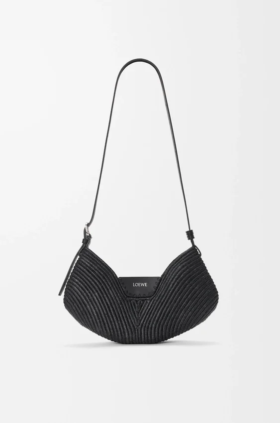 Mellomstor loewe Swing-veske i raffia og kalveskinn Mellomstor loewe Swing-veske i raffia og kalveskinn