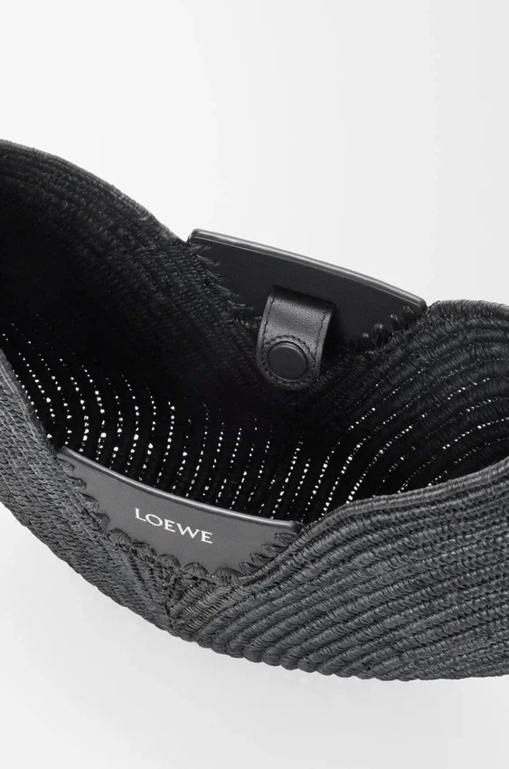 Mellomstor loewe Swing-veske i raffia og kalveskinn Mellomstor loewe Swing-veske i raffia og kalveskinn