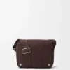 Mellomstor Pebble-messenger-veske i kornet nubuck Mellomstor Pebble-messenger-veske i kornet nubuck