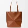 Mellomstor Puzzle Fold-tote-veske i skinnende kalveskinn