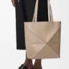 Mellomstor Puzzle Fold-tote-veske i skinnende kalveskinn