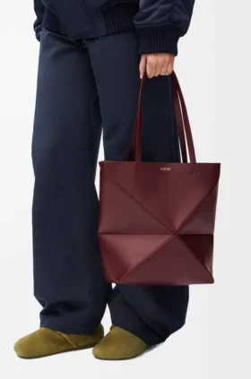 Mellomstor Puzzle Fold-tote-veske i skinnende kalveskinn