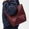 Mellomstor Puzzle Fold-tote-veske i skinnende kalveskinn