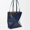 Mellomstor Puzzle Fold-tote-veske i skinnende kalveskinn