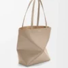 Mellomstor Puzzle Fold-tote-veske i skinnende kalveskinn