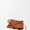 Mellomstor Puzzle Fold-tote-veske i skinnende kalveskinn