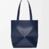 Mellomstor Puzzle Fold-tote-veske i skinnende kalveskinn